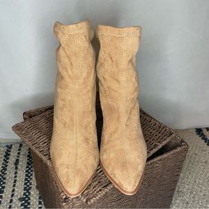 Mi.iM brown ankle boot. Size 8